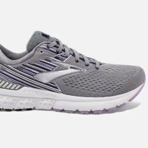 Brooks Adrenaline GTS 19 Womens Running Shoe
